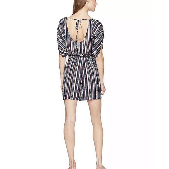 BCBGeneration Flutter Sleeves Tie Romper - Picture 2 of 7